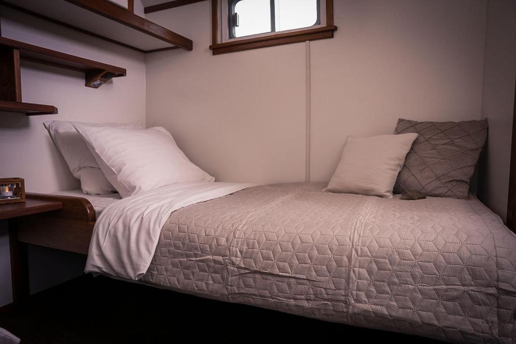 Unique Hotelboat Botel Lena Maria أمستردام المظهر الخارجي الصورة