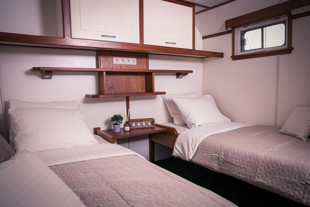 Unique Hotelboat Botel Lena Maria أمستردام المظهر الخارجي الصورة