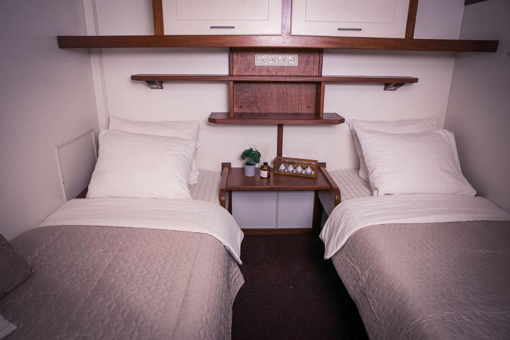 Unique Hotelboat Botel Lena Maria أمستردام المظهر الخارجي الصورة